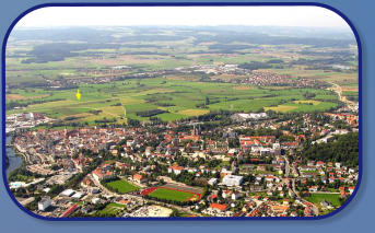 Die Stadt Cham sdlich der Fluplatz Cham-Janahof